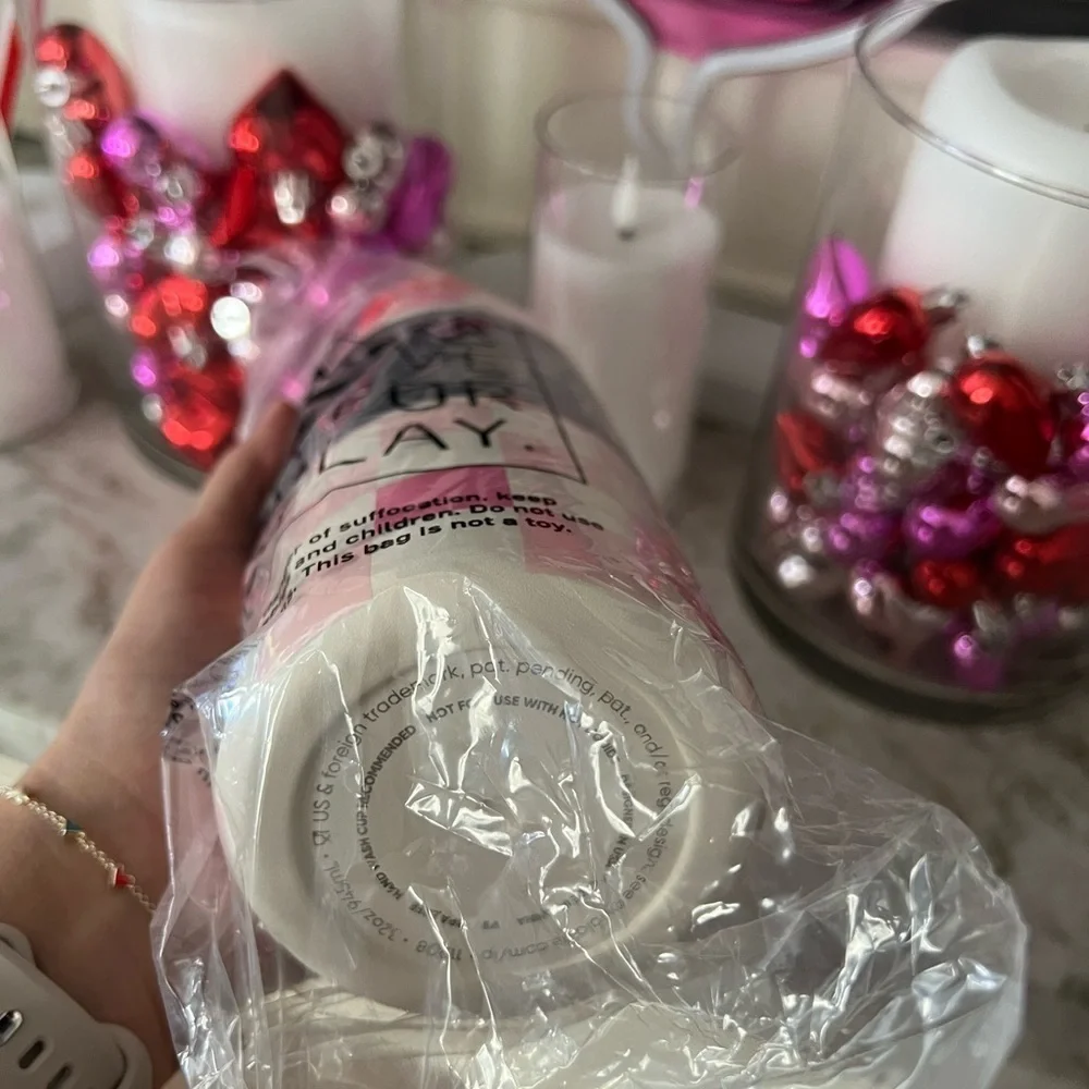 Owala Valentines 2025 “Check Me Out” 32oz FreeSip Pink and Red NWT RARE